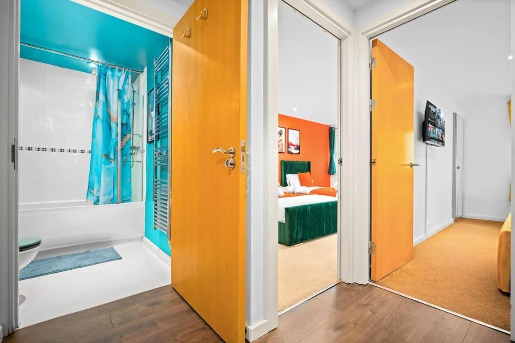 Spacious 2 Bed Apt B'Ham Cc With Parking Sleeps 7 Birmingham Bagian luar foto