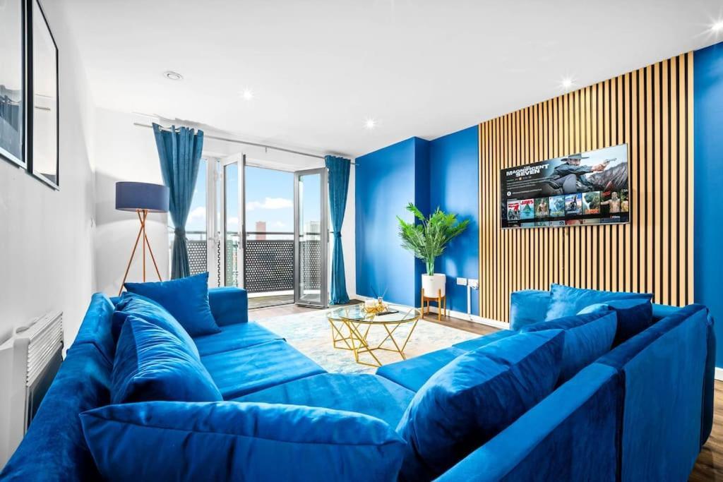 Spacious 2 Bed Apt B'Ham Cc With Parking Sleeps 7 Birmingham Bagian luar foto